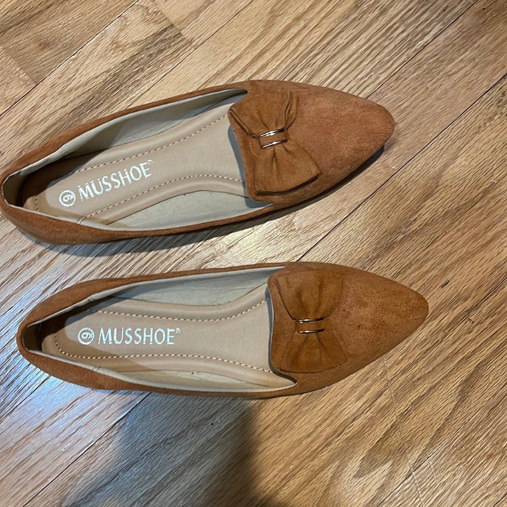 Musshoe brownish-gold suedelike shoes